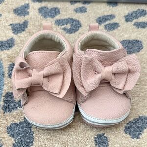 Robeez Aria Leather Booties size 12-18 months for new walkers